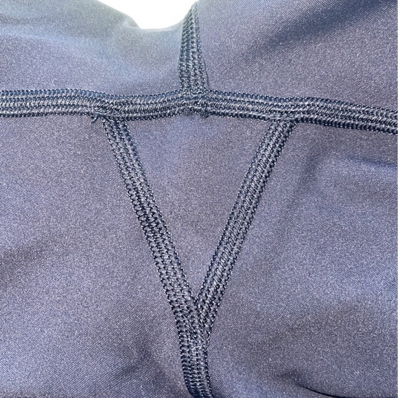 Lululemon In Movement 7/8 Tight - Picture 4 of 4